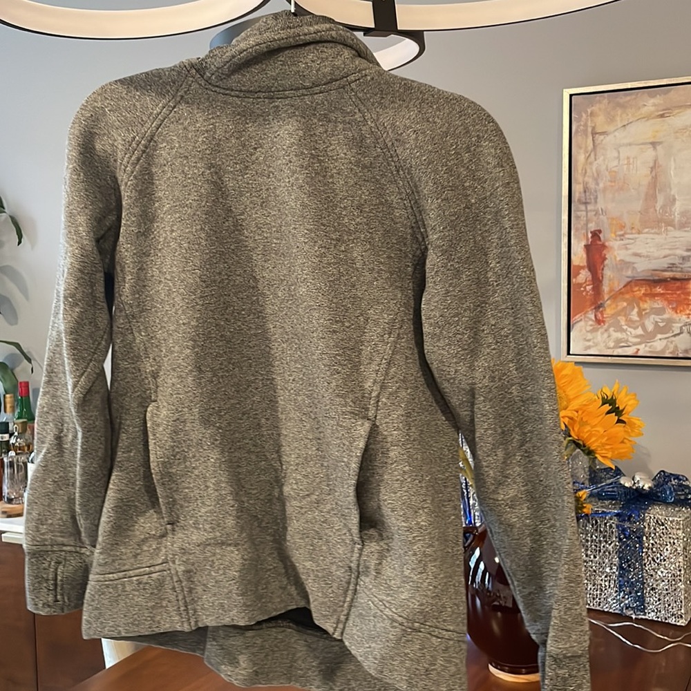 Lululemon grey hooded sweatshirt. Size 6.